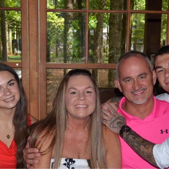 Meet your Posher, Tina - Picture 2 of 2